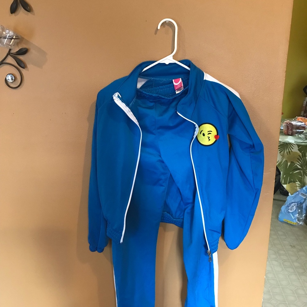 Girls emoji jump suit size L14 nice